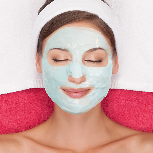 Gesichtsbehandlung 1