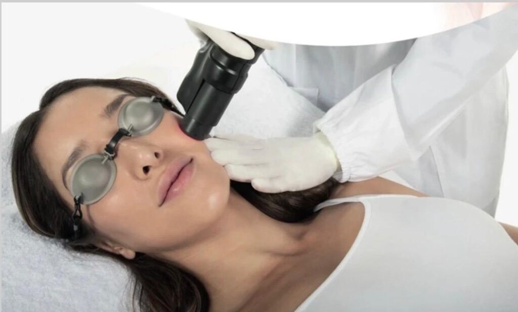 RedTouch PRO Kollagenlaser 1 PHOTO 2026 03 09 12 58 10 e1773655693866